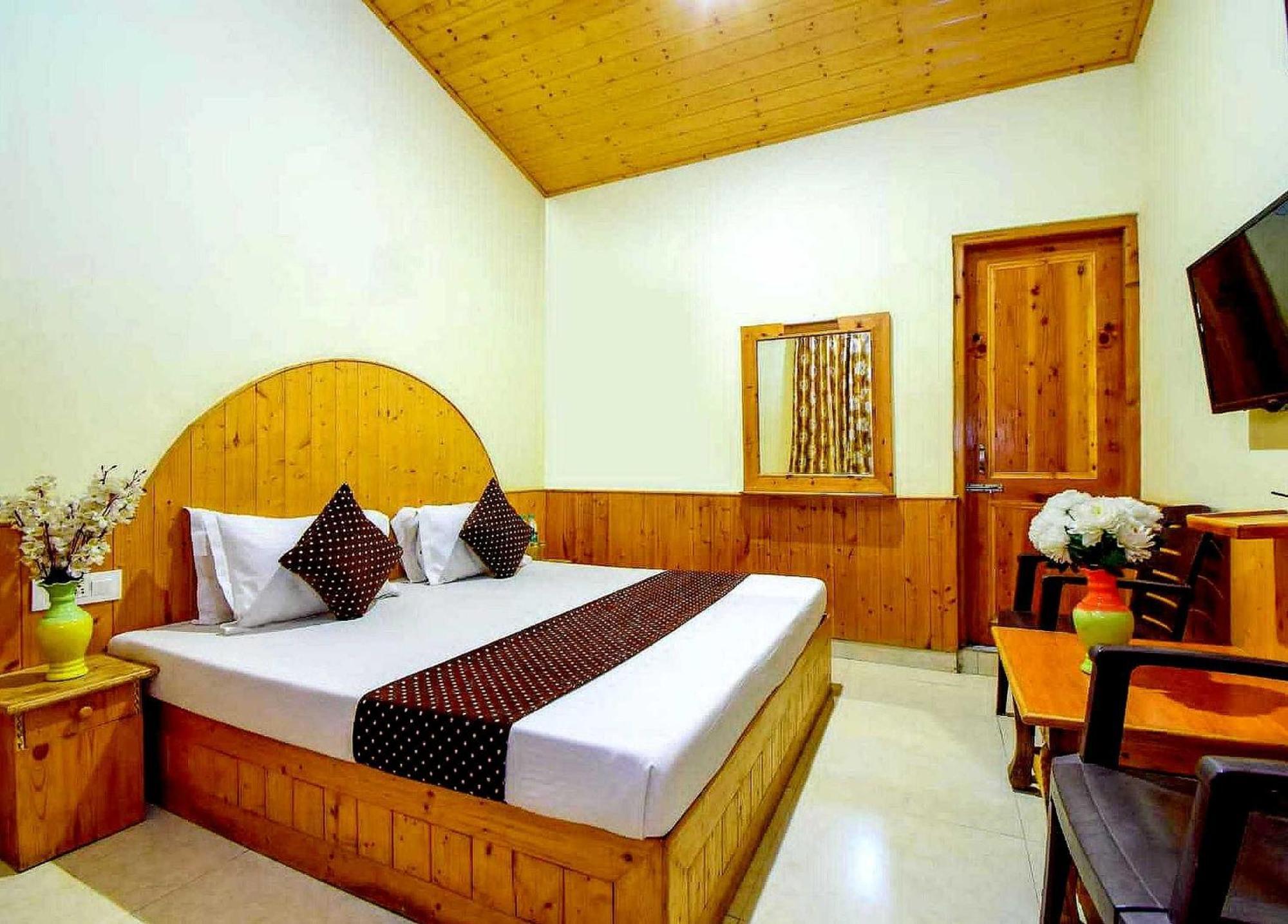 Oyo Flagship 82405 Cochin Villa Манали Экстерьер фото